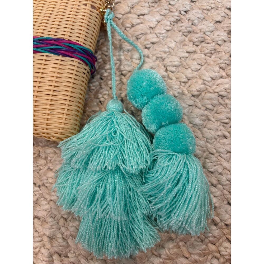 NWT BeeLoved Artisan Wicker Coastal Clutch Crossbody Bag w/ Tassel Charm - Picture 4 of 8